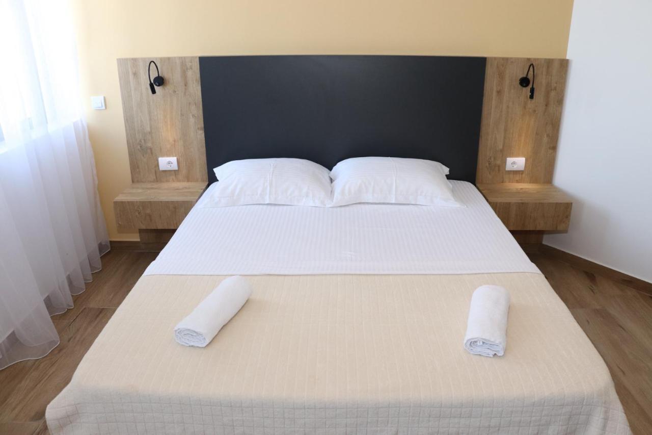 Eagles Apartments & Suites Ulcinj Exterior photo