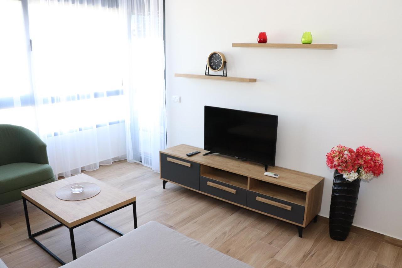 Eagles Apartments & Suites Ulcinj Exterior photo